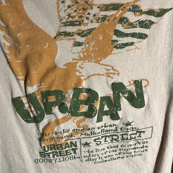 ✨2 for $20✨ Khaki/beige 3/4 length graphic t shirt with green and orange print. - Picture 2 of 8